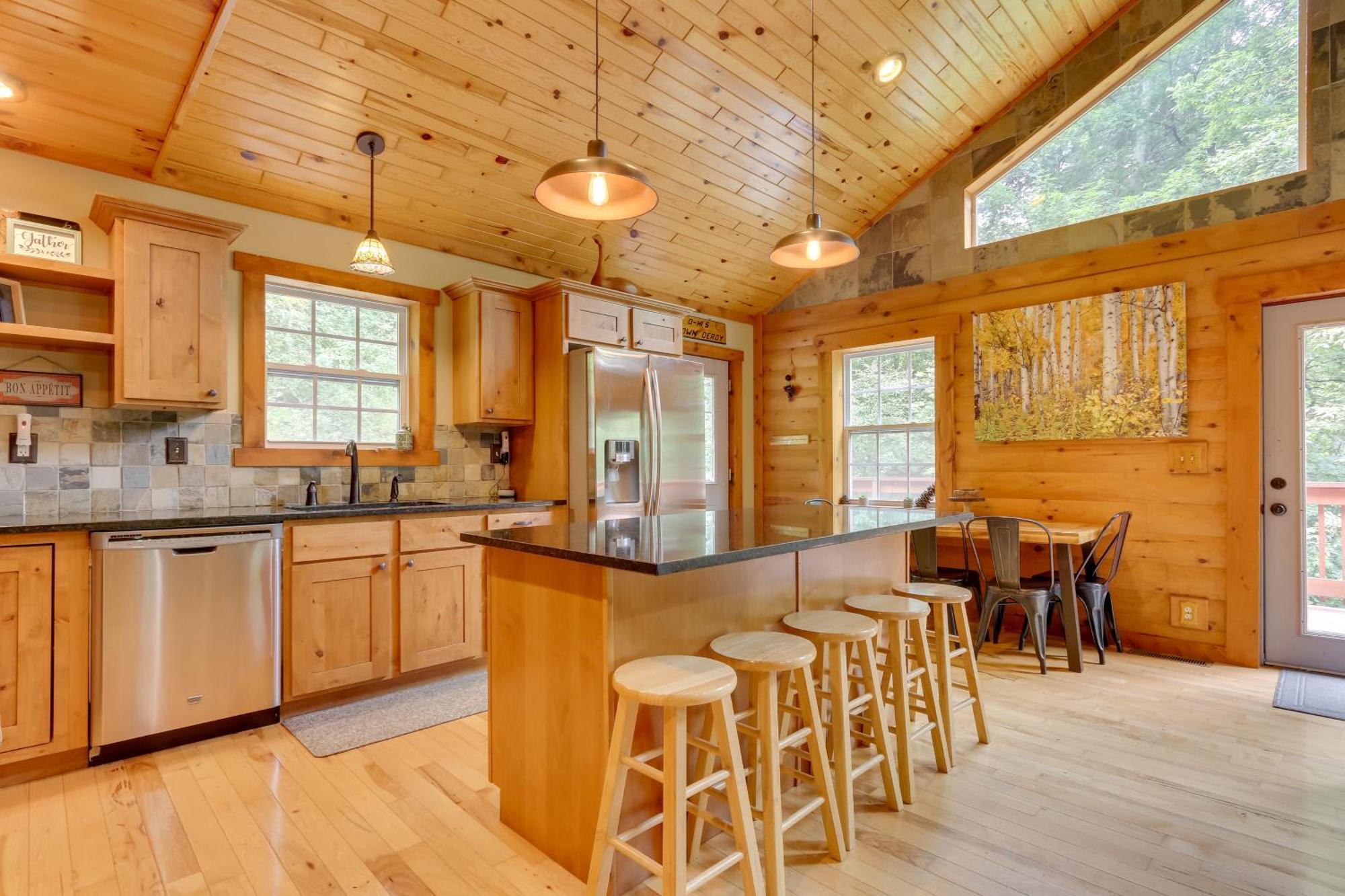 Rustic Cabin With Hot Tub - 7 Miles To Hocking Hills Villa Logan Exterior photo