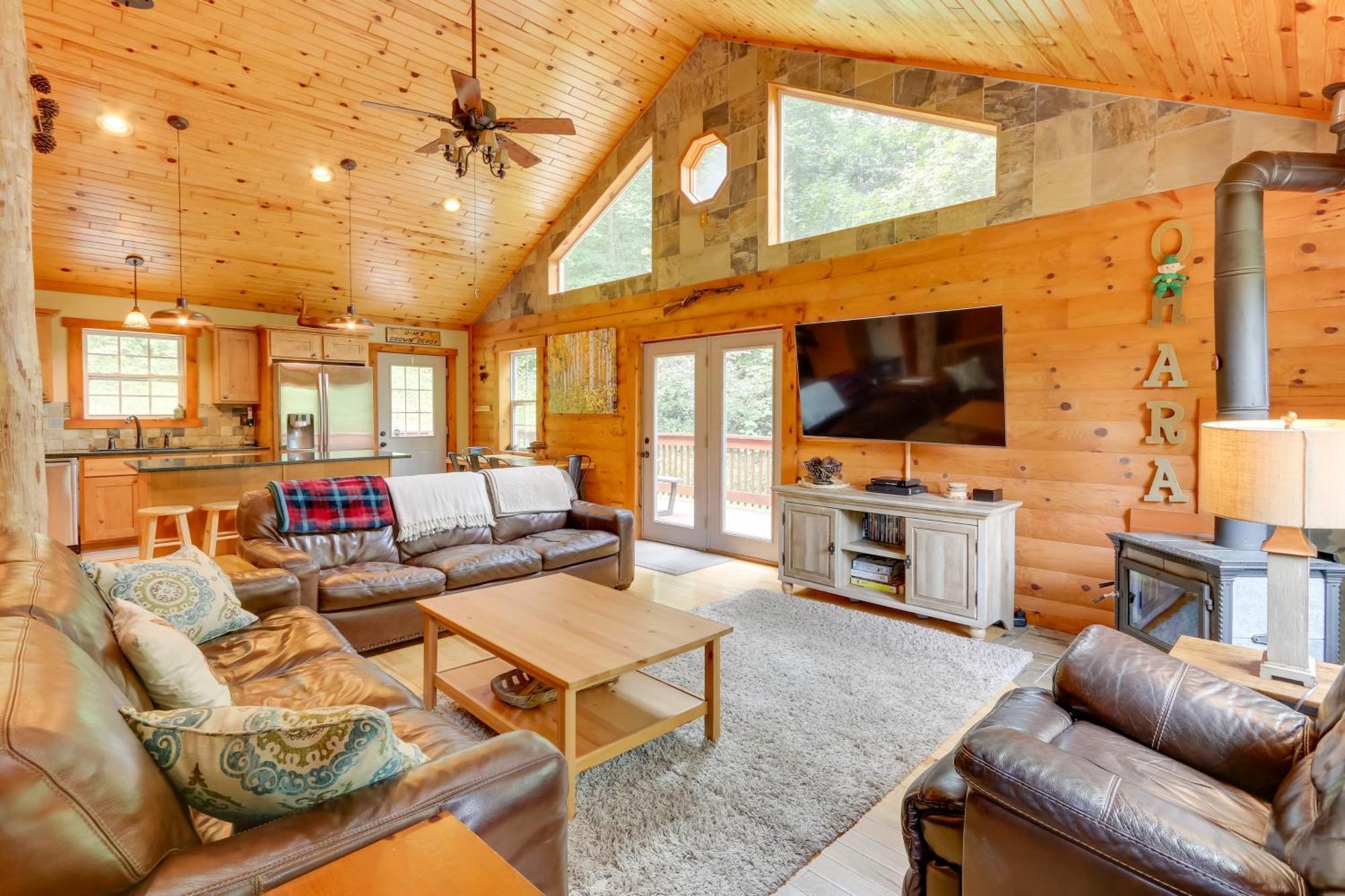 Rustic Cabin With Hot Tub - 7 Miles To Hocking Hills Villa Logan Exterior photo